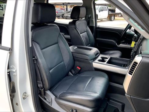 Used 2018 Chevrolet Silverado 1500 LT w/ Texas Edition image 9