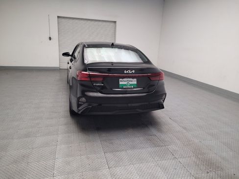 Used 2023 Kia Forte LXS w/ LXS Technology Package FWD image 6