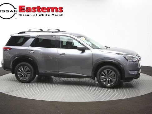 Used 2022 Nissan Pathfinder SV AWD/4WD image 43