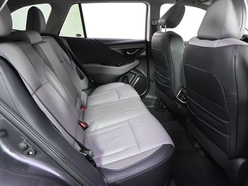 Used 2025 Subaru Outback Limited AWD/4WD image 18