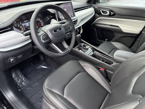 New 2026 Jeep Compass Limited image 10