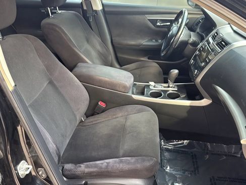 Used 2013 Nissan Altima 2.5 SV FWD image 22