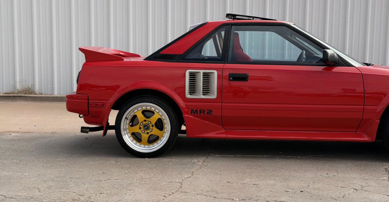 Used 1987 Toyota MR2 RWD image 7