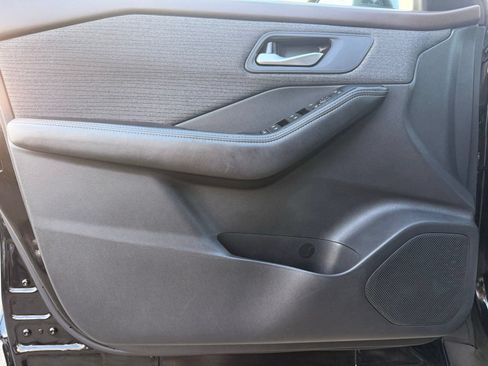 Used 2021 Nissan Rogue SV FWD image 13