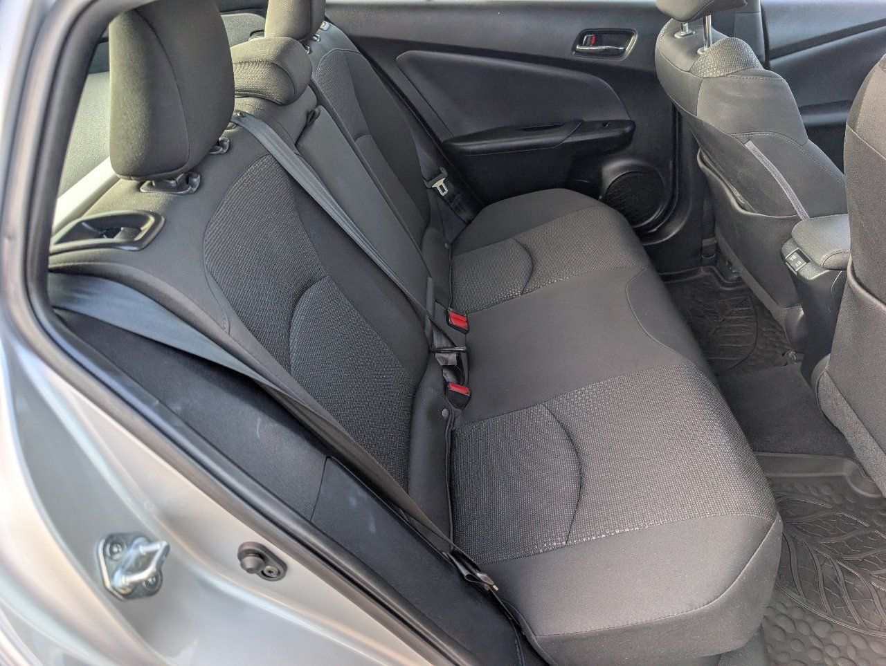 Used 2021 Toyota Prius LE FWD image 5