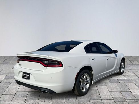 Used 2019 Dodge Charger SXT w/ Leather Interior Group image 7
