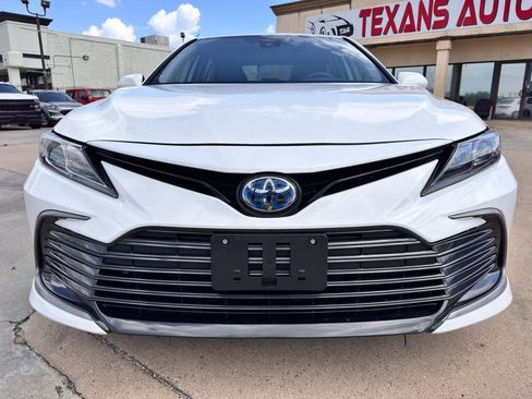 Used 2021 Toyota Camry LE FWD image 4