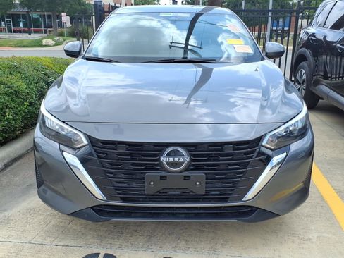 Used 2025 Nissan Sentra S FWD image 2