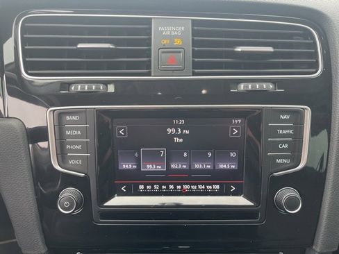 Used 2015 Volkswagen Golf TDI SEL image 16