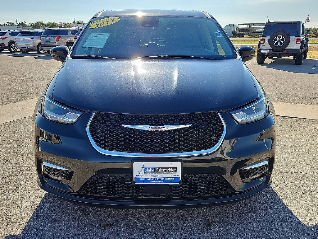 Used 2024 Chrysler Pacifica Touring-L FWD image 12