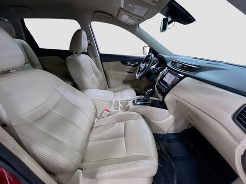 Used 2019 Nissan Rogue SL image 29