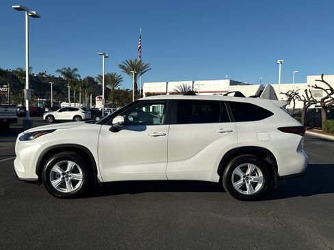 Certified 2025 Toyota Highlander LE image 5