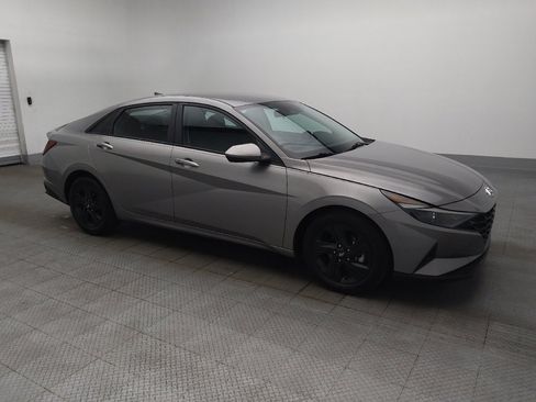 Used 2023 Hyundai Elantra SEL FWD image 11