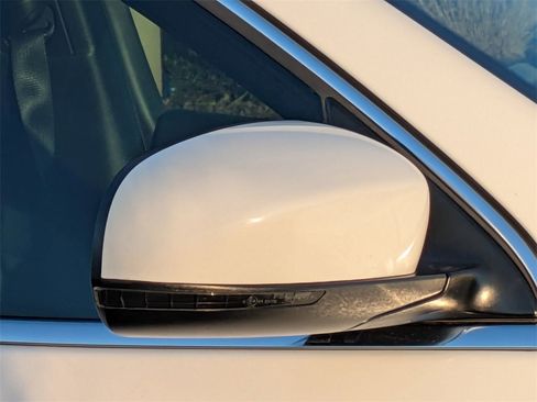 Used 2018 Jeep Cherokee Limited w/ Technology Group image 9