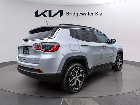 Used 2025 Jeep Compass Limited AWD/4WD image 6