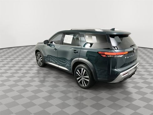 Used 2023 Nissan Pathfinder Platinum image 6