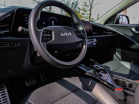 Certified 2024 Kia Niro Wave image 7