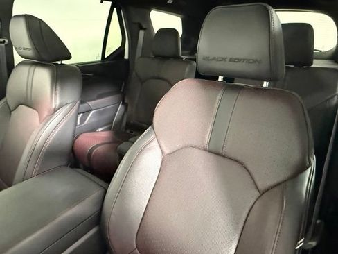 Used 2025 Honda Pilot Black Edition image 32