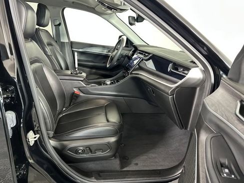 Used 2023 Jeep Grand Cherokee 4WD 4xe image 28