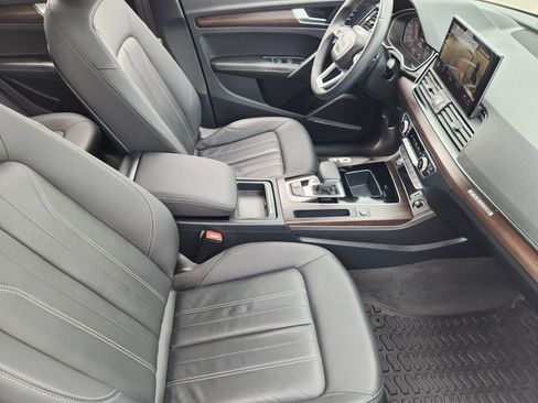 Used 2022 Audi Q5 2.0T Premium Plus w/ Premium Plus Package AWD/4WD image 11