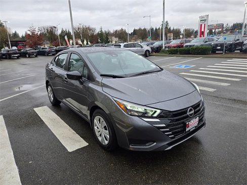 Used 2025 Nissan Versa S w/ Trunk Package image 4