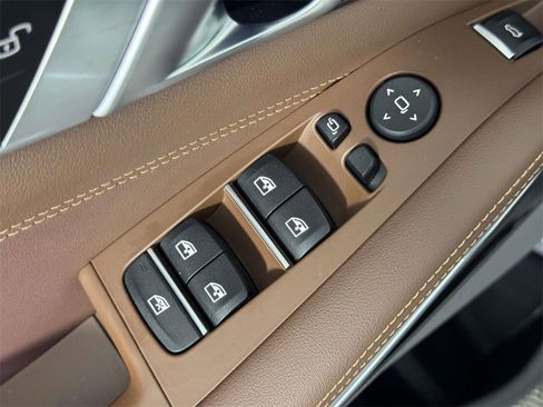 Used 2025 BMW X5 xDrive50e image 18