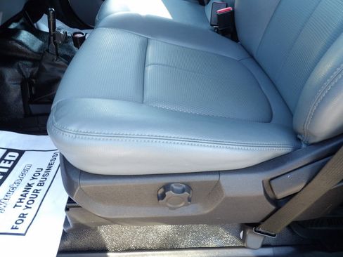 Used 2023 Ford F750 2WD Crew Cab Super Duty image 30