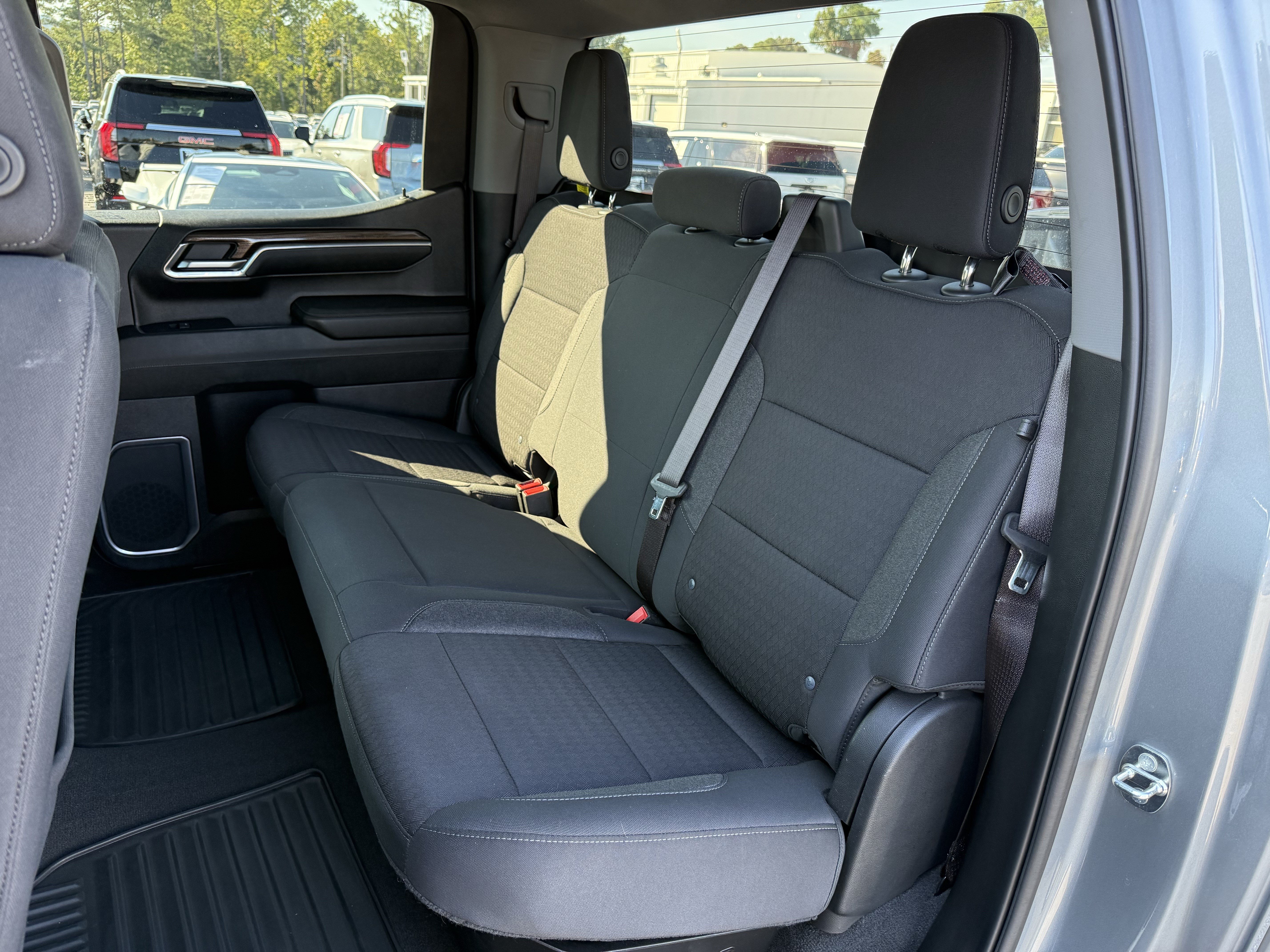 Used 2023 Chevrolet Silverado 1500 LT AWD/4WD image 34