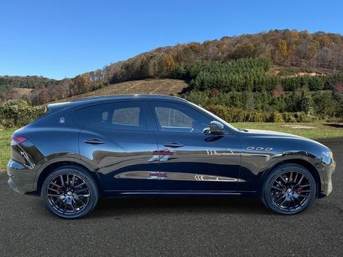 Used 2021 Maserati Levante image 8