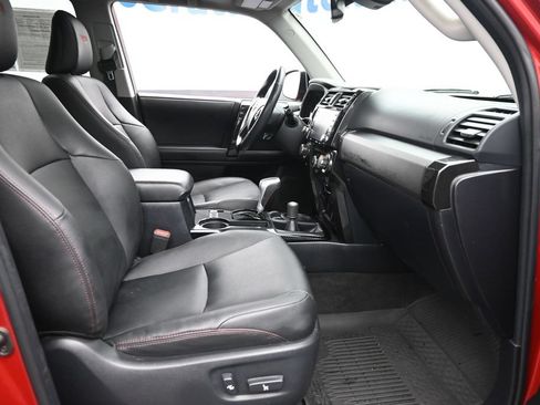 Used 2021 Toyota 4Runner TRD Off-Road Premium w/ Moonroof Package AWD/4WD image 9