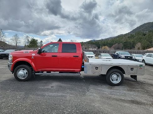 New 2024 RAM 5500 Tradesman w/ Chrome Appearance Group image 8