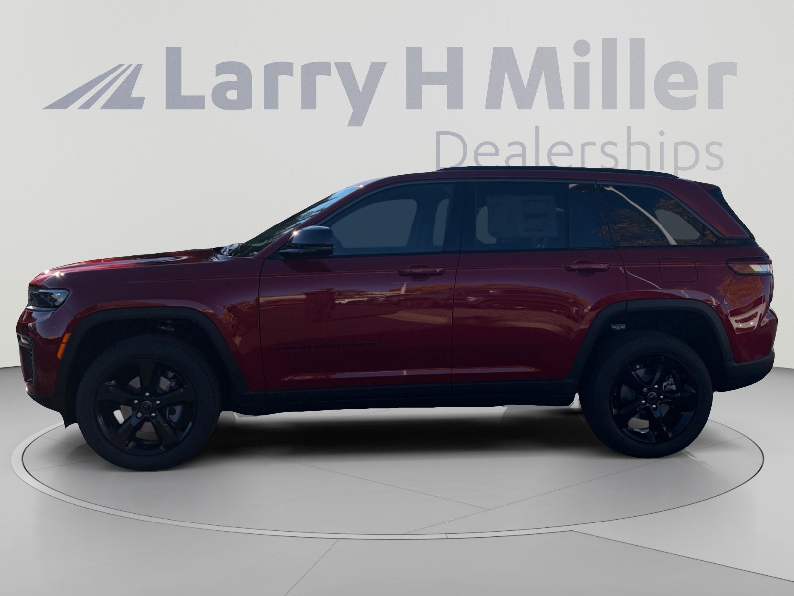 New 2027 Jeep Grand Cherokee Limited AWD/4WD image 2