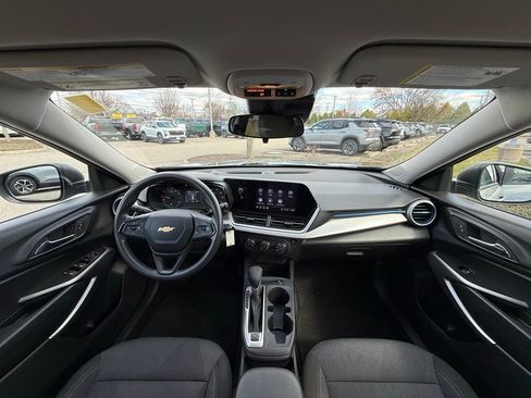 Used 2024 Chevrolet Trax LS image 26