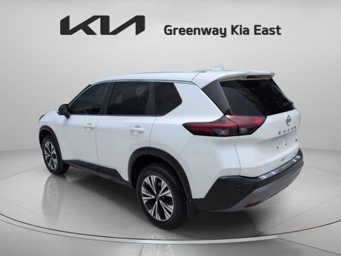 Used 2023 Nissan Rogue SV FWD image 8