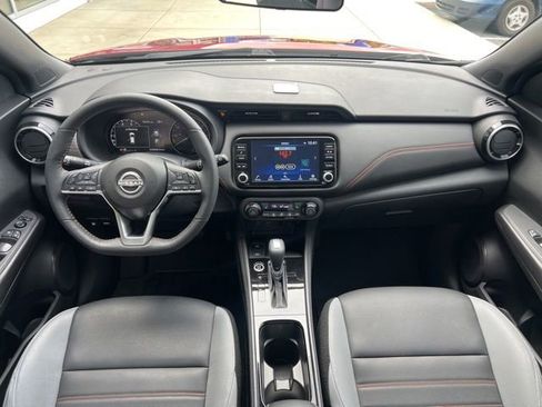 Used 2023 Nissan Kicks SR w/ SR Premium Package FWD image 11
