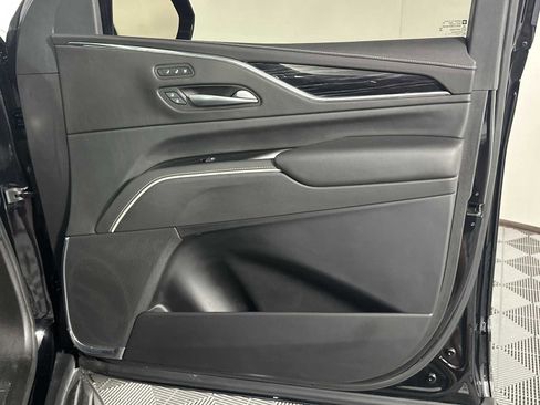 Used 2021 Cadillac Escalade ESV Sport w/ Driver Assist Tech Package AWD/4WD image 17