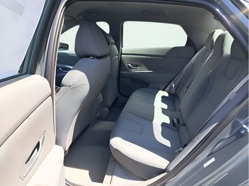 Used 2026 Hyundai Elantra SE FWD image 12