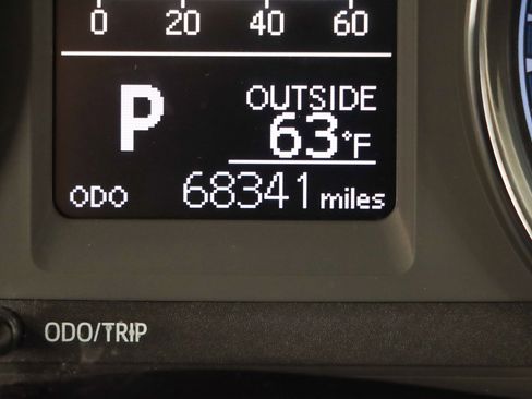 Used 2019 Toyota Corolla LE image 16