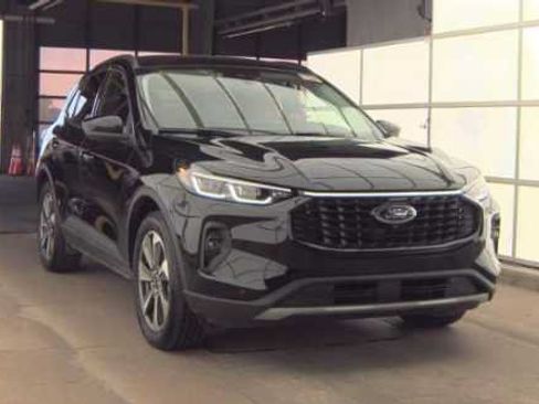 Used 2025 Ford Escape Platinum AWD/4WD image 2