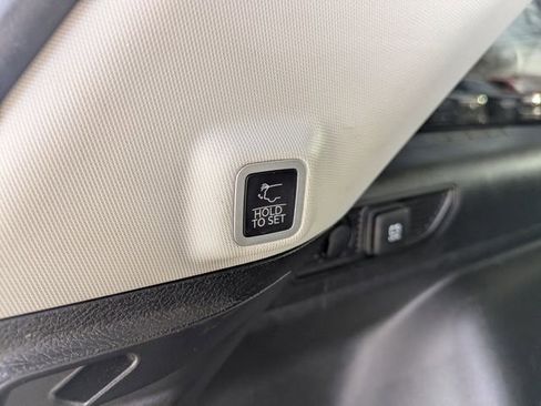 Used 2022 Jeep Grand Cherokee Limited image 27