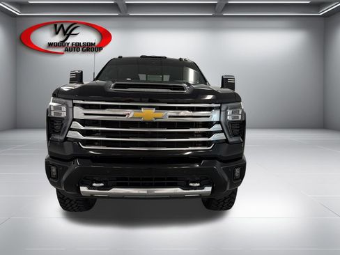 Used 2025 Chevrolet Silverado 2500 High Country w/ Technology Package AWD/4WD image 2