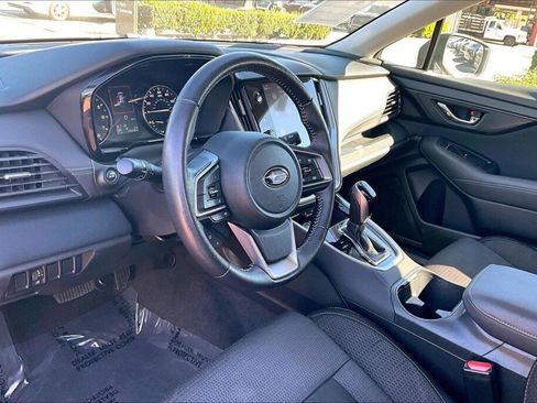 Used 2021 Subaru Outback Premium image 9