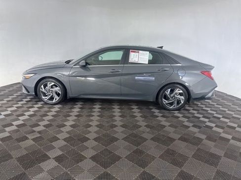 Used 2024 Hyundai Elantra Limited image 10