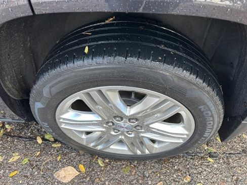 Used 2017 GMC Acadia Denali w/ Technology Package image 12