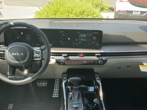 Certified 2025 Kia Sorento SX FWD image 31