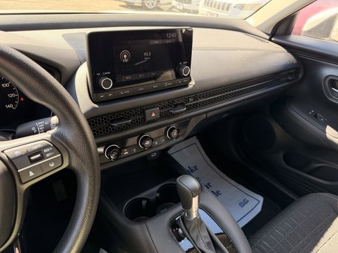 Certified 2024 Honda HR-V LX image 17