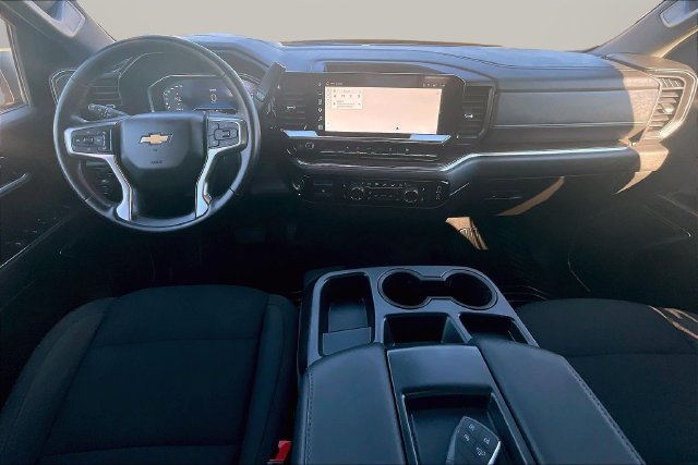 Used 2025 Chevrolet Silverado 1500 LT AWD/4WD image 14