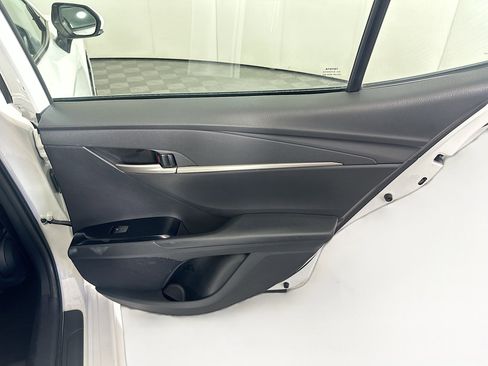 Used 2025 Toyota Camry SE FWD image 29