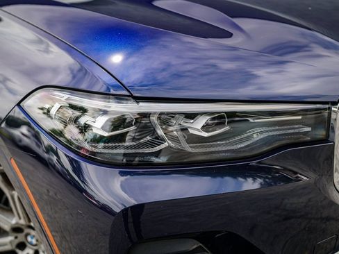 Used 2022 BMW X7 xDrive40i w/ Premium Package image 8