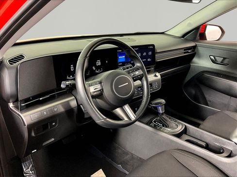 Used 2025 Hyundai Kona SEL AWD/4WD image 17